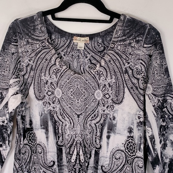 World Unity Star Ace Embellished Women’s Size M Black White Paisley Tunic Top - Picture 2 of 13